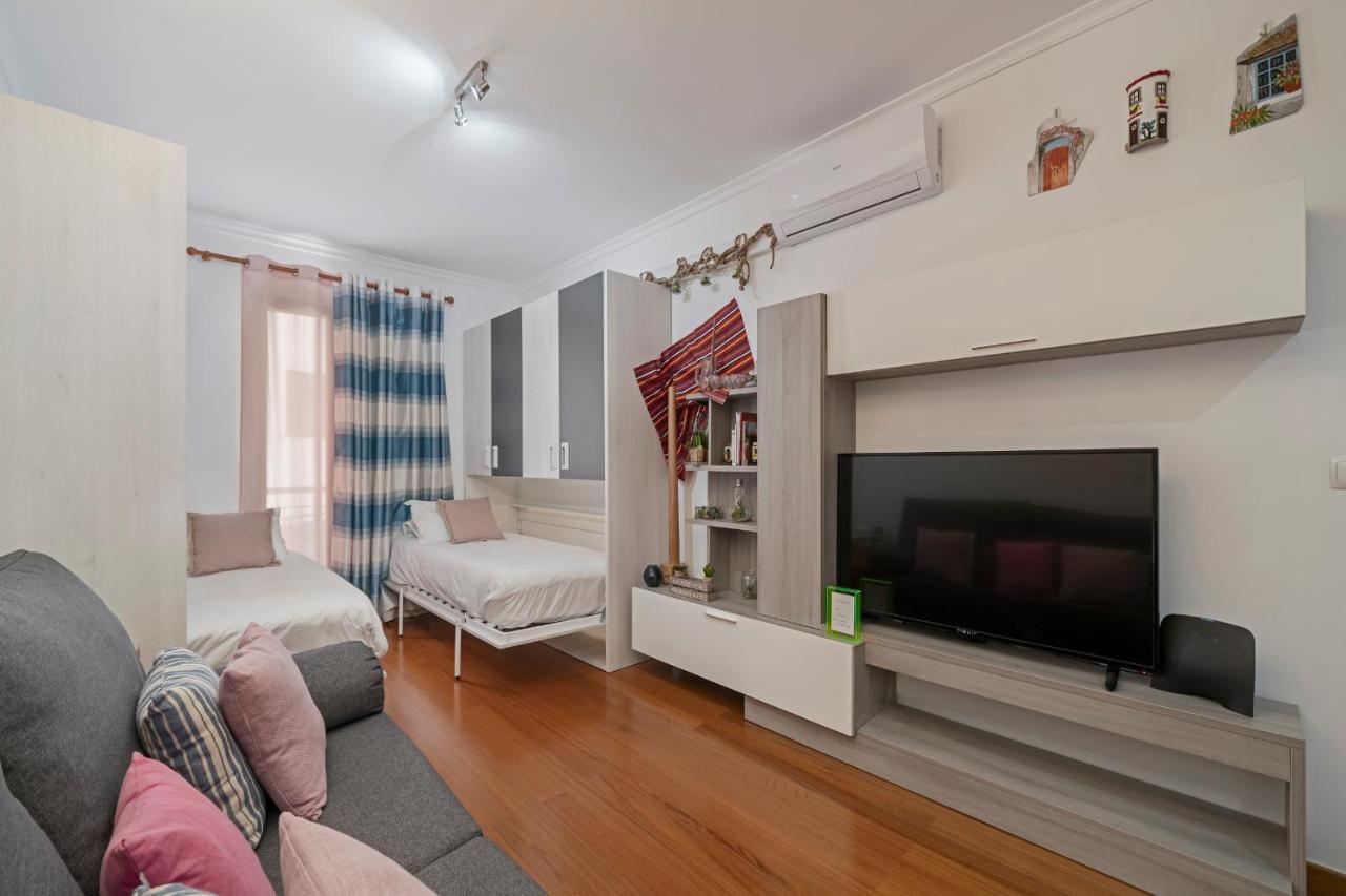 Lobo Marinho By An Island Apartment